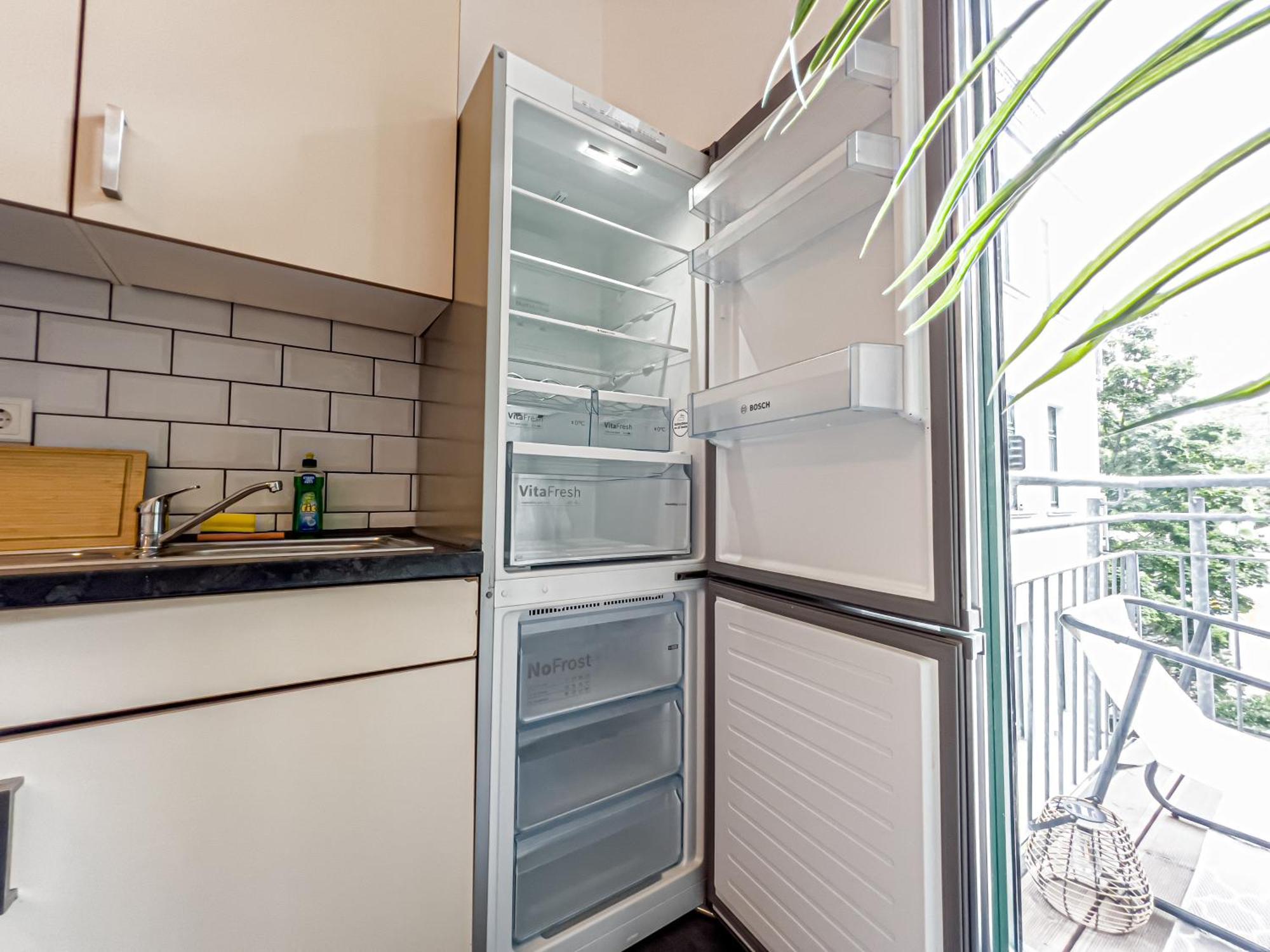 Grosse 3 Schlafzimmer Unterkunft Mit Kueche, Bad, Waschmaschine & Balkon Am Zoo Leipzig Exterior photo